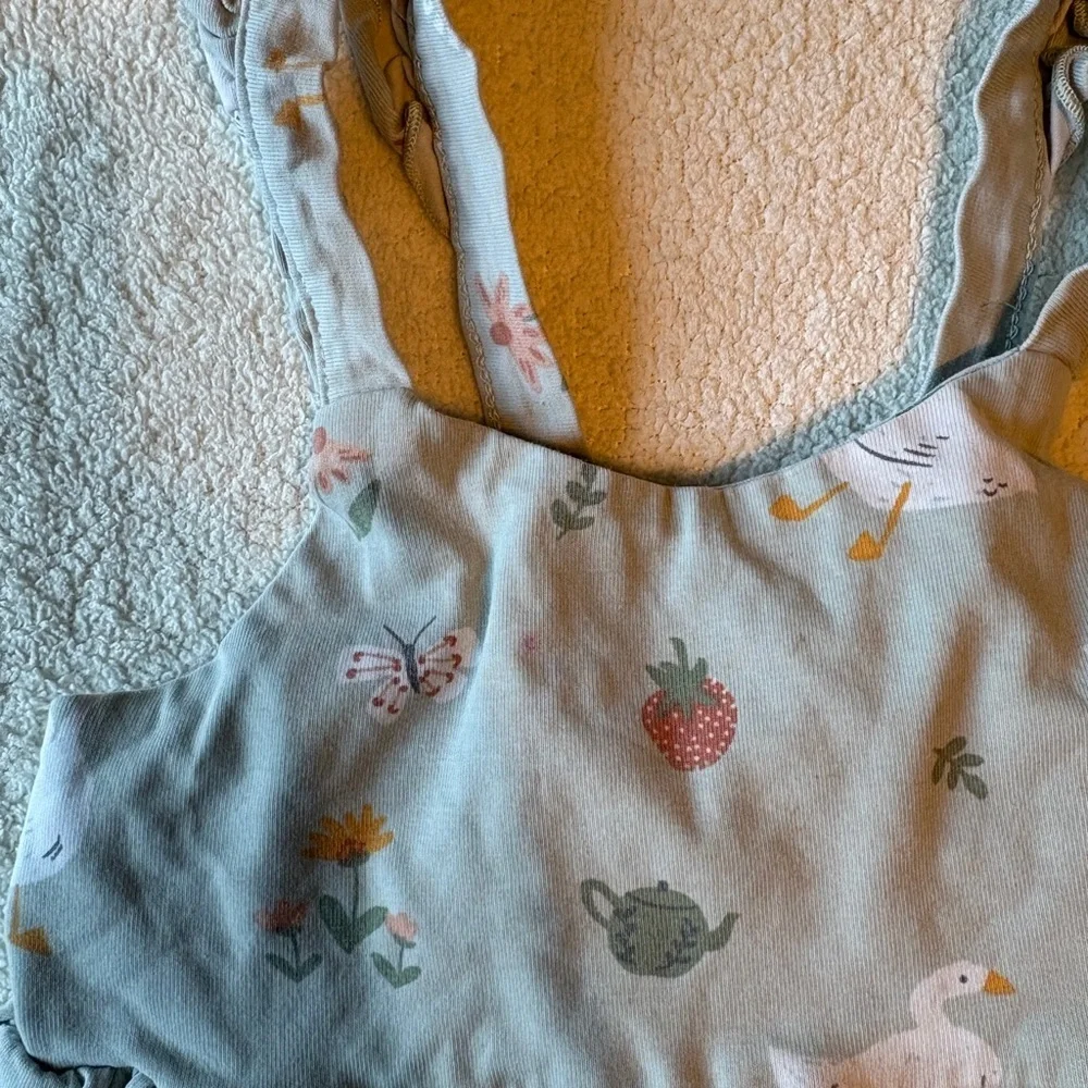 Keedo Sz 3/4 Tiered Dress, Duck Teapot Design. Very soft. Pale green
